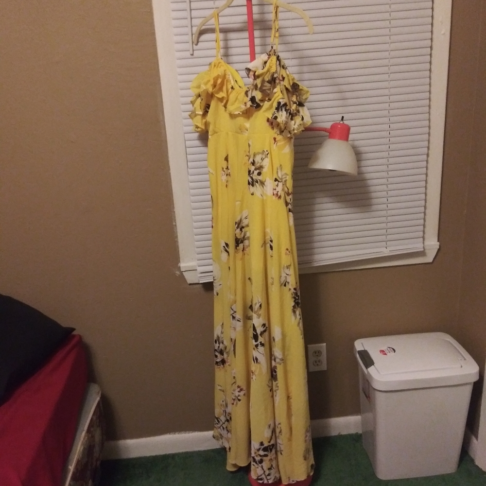 Dress - Picture 3 of 3